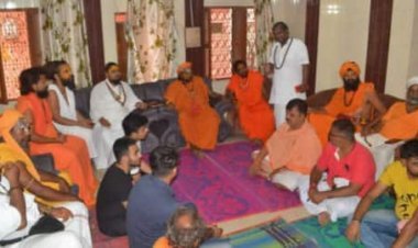 मुस्लिमों के बाद अब सड़कों पर उतरने की तैयारी कर रहे संत, काशी धर्म परिषद की बैठक में फैसला