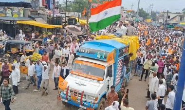 खंडवा में संयुक्त किसान संगठन का बड़ा आंदोलन:फसलों के दाम तय करने 5 सौ से ज्यादा ट्रैक्टर लेकर पहुंचे 7 हजार से ज्यादा किसान