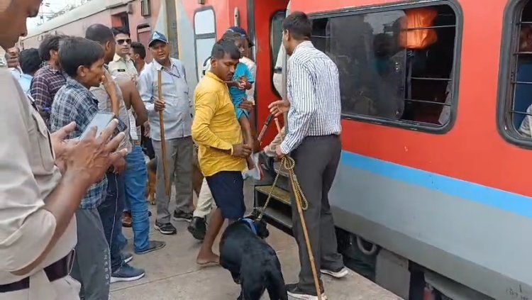 खंडवा रेलवे स्टेशन पर बम की अफवाह से हड़कंप, कामायनी एक्सप्रेस की एक घंटे तक चली जांच